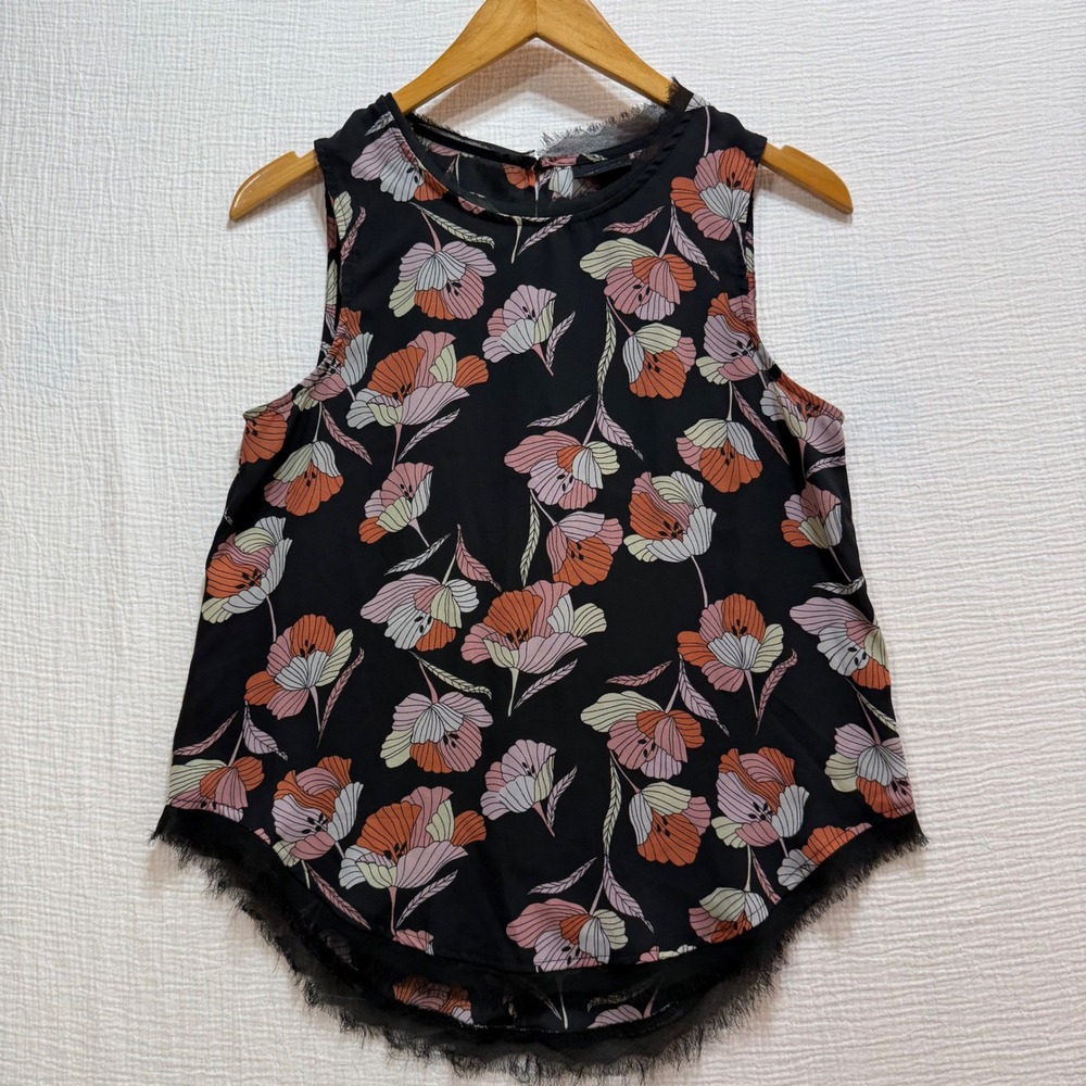 WHO WHAT WEAR Women's Top Size‎ XS Scoop Neck Floral Fringe Hem Relaxed Casual